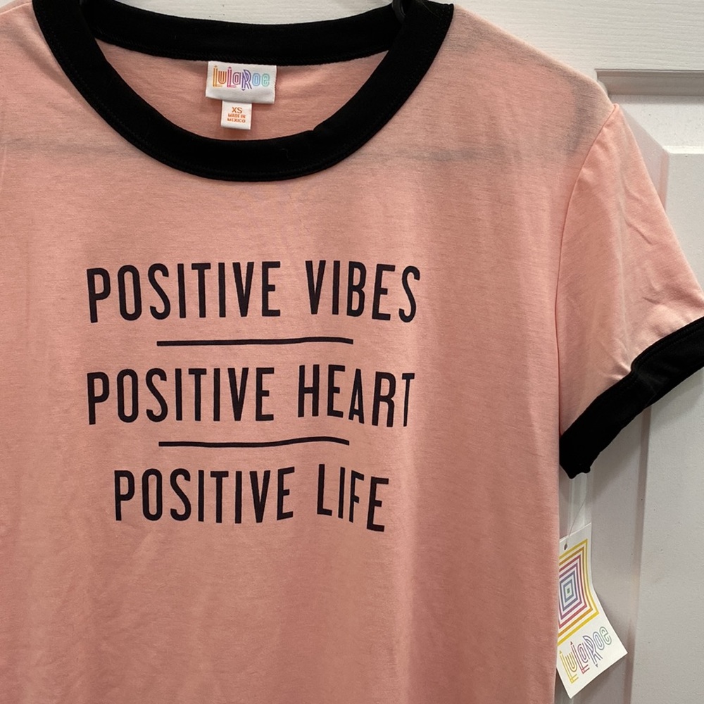LuLaRoe Liv Tshirt